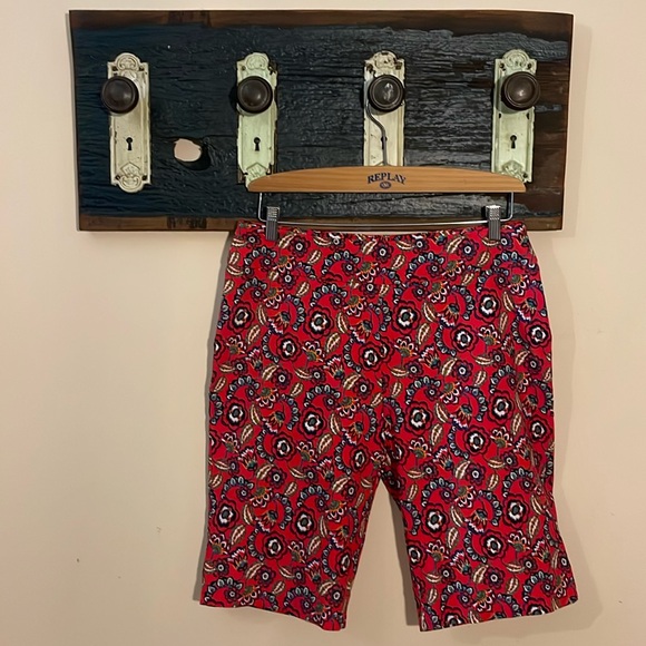 2/$18 Zac & Rachel Red Hibiscus Bermuda Shorts Size Large - Picture 3 of 12
